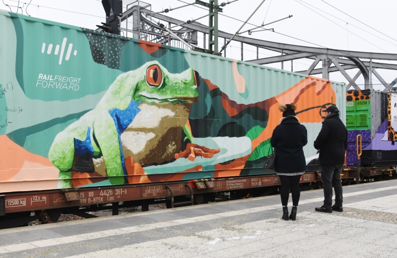 BERLIN WELCOMES NOAH'S TRAIN
