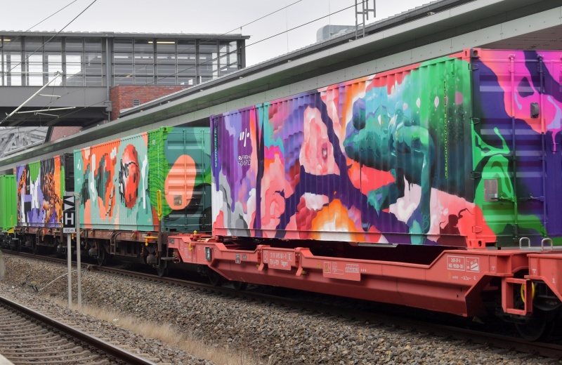 BERLIN WELCOMES NOAH'S TRAIN