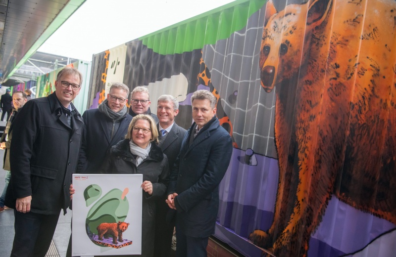 BERLIN WELCOMES NOAH'S TRAIN