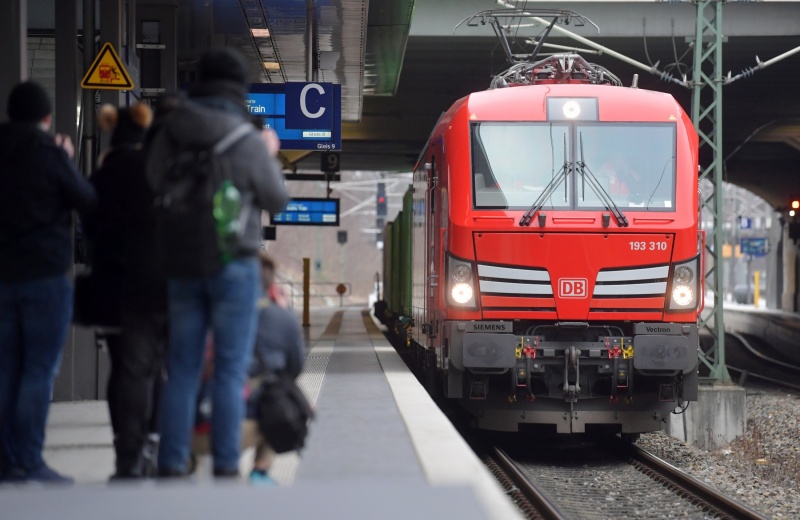 BERLIN WELCOMES NOAH'S TRAIN