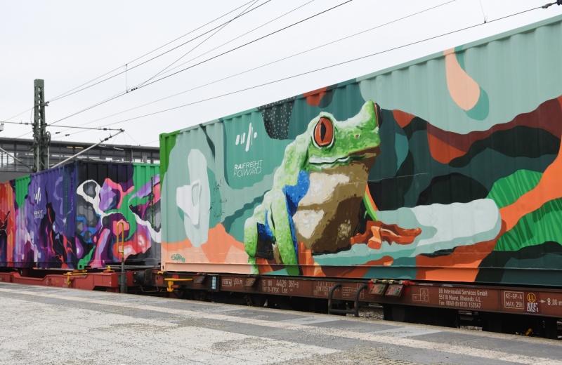 BERLIN WELCOMES NOAH'S TRAIN