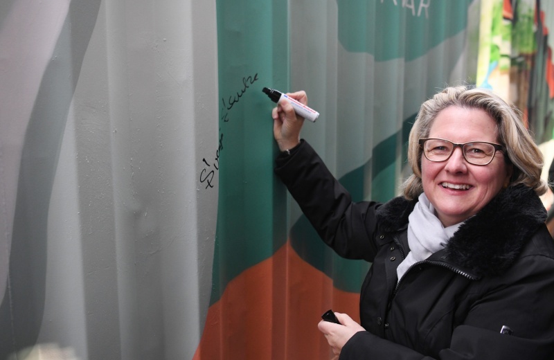 BERLIN WELCOMES NOAH'S TRAIN
