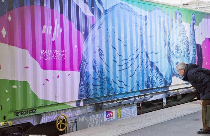 Noah’s Train in Paris